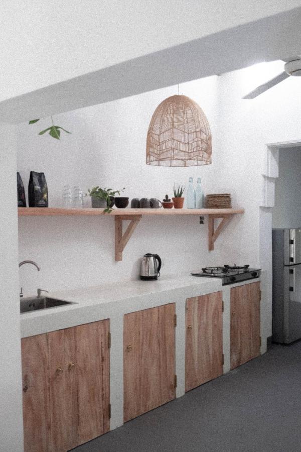 Clics Coliving & Coworking Hotel Dikwella Bagian luar foto
