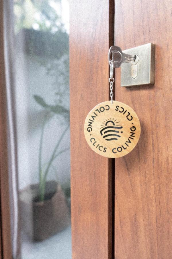 Clics Coliving & Coworking Hotel Dikwella Bagian luar foto
