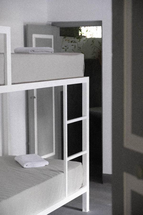 Clics Coliving & Coworking Hotel Dikwella Bagian luar foto