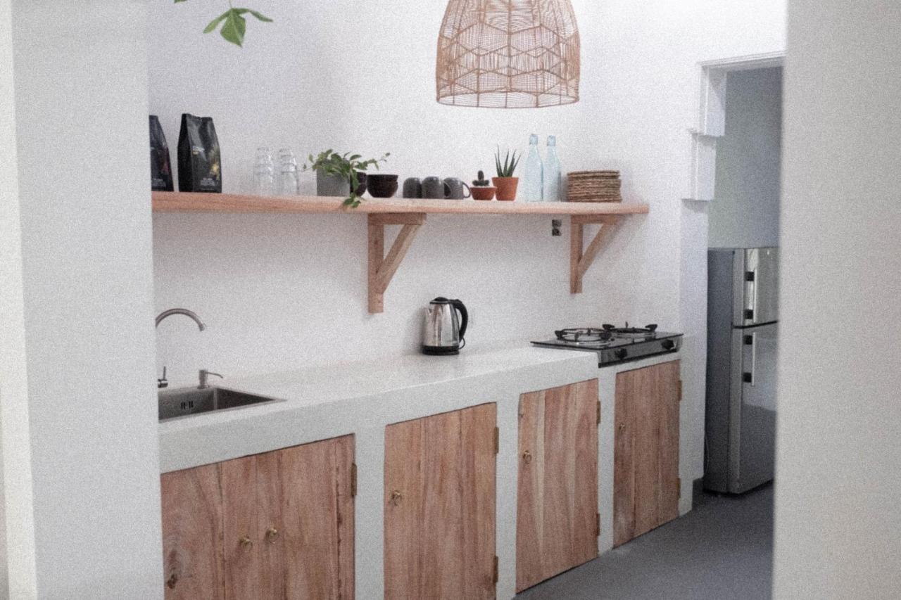 Clics Coliving & Coworking Hotel Dikwella Bagian luar foto